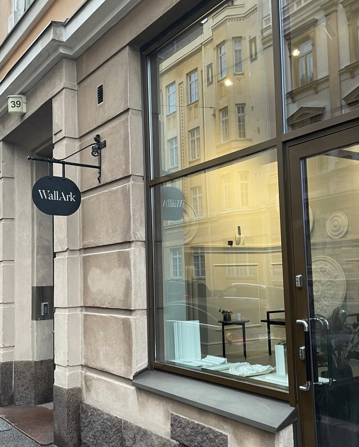 Vieraile WallArkin showroomilla